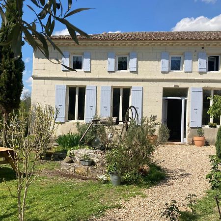 Les Ganivelles Apartment Saint-Dizant-du-Gua Екстериор снимка