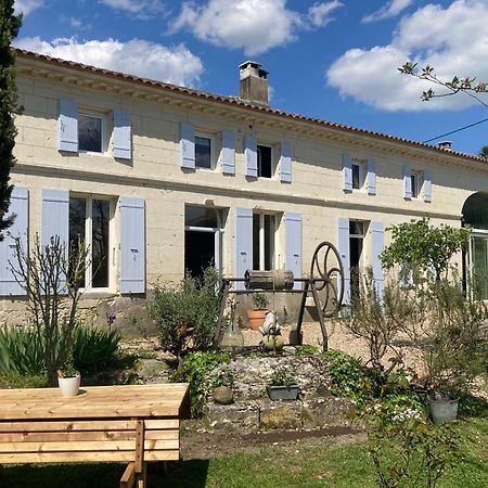 Les Ganivelles Apartment Saint-Dizant-du-Gua Екстериор снимка