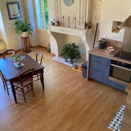 Les Ganivelles Apartment Saint-Dizant-du-Gua Екстериор снимка