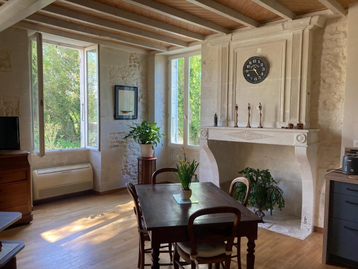 Les Ganivelles Apartment Saint-Dizant-du-Gua Екстериор снимка