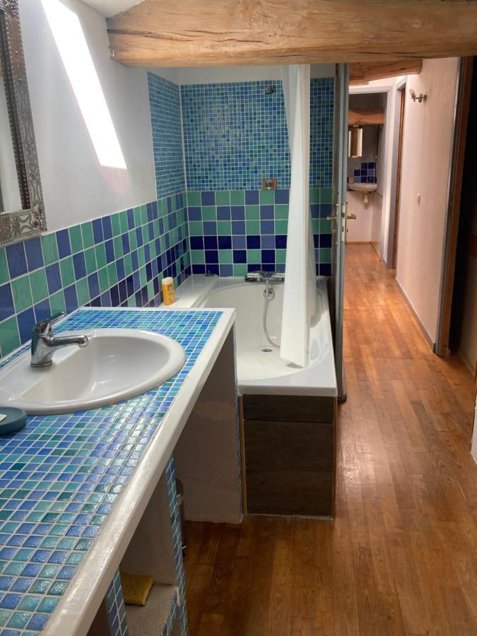 Les Ganivelles Apartment Saint-Dizant-du-Gua Екстериор снимка