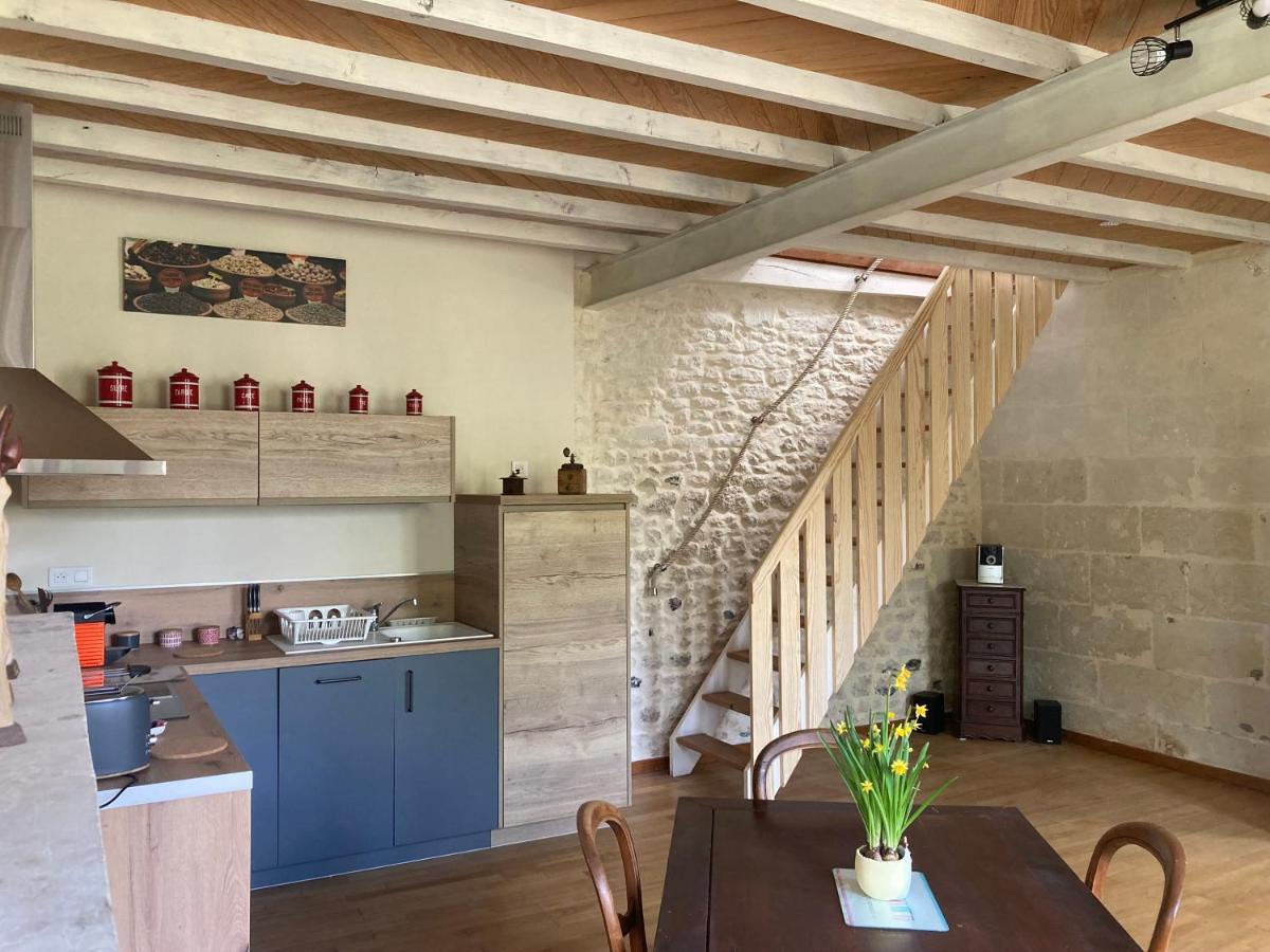 Les Ganivelles Apartment Saint-Dizant-du-Gua Екстериор снимка