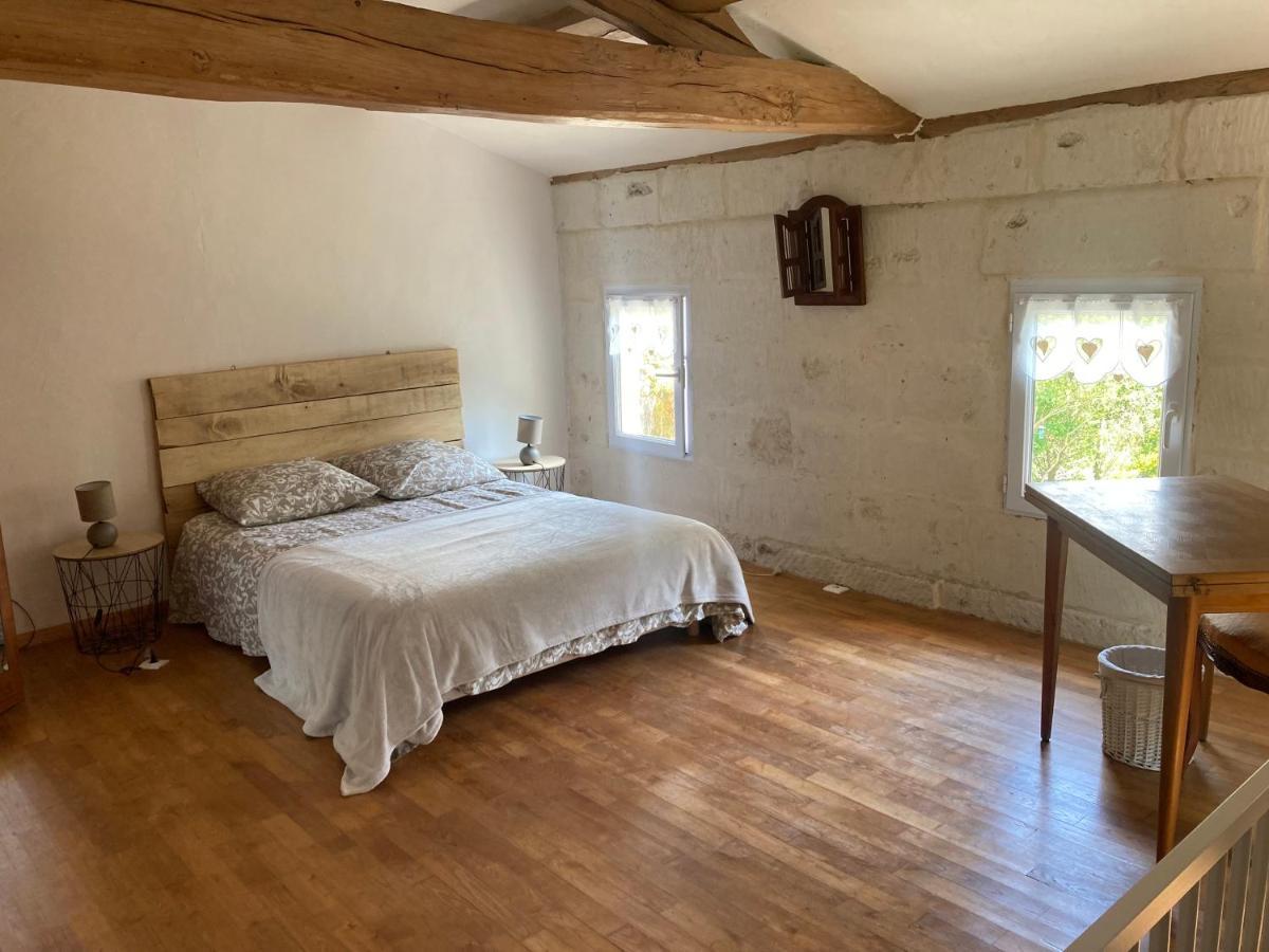 Les Ganivelles Apartment Saint-Dizant-du-Gua Екстериор снимка