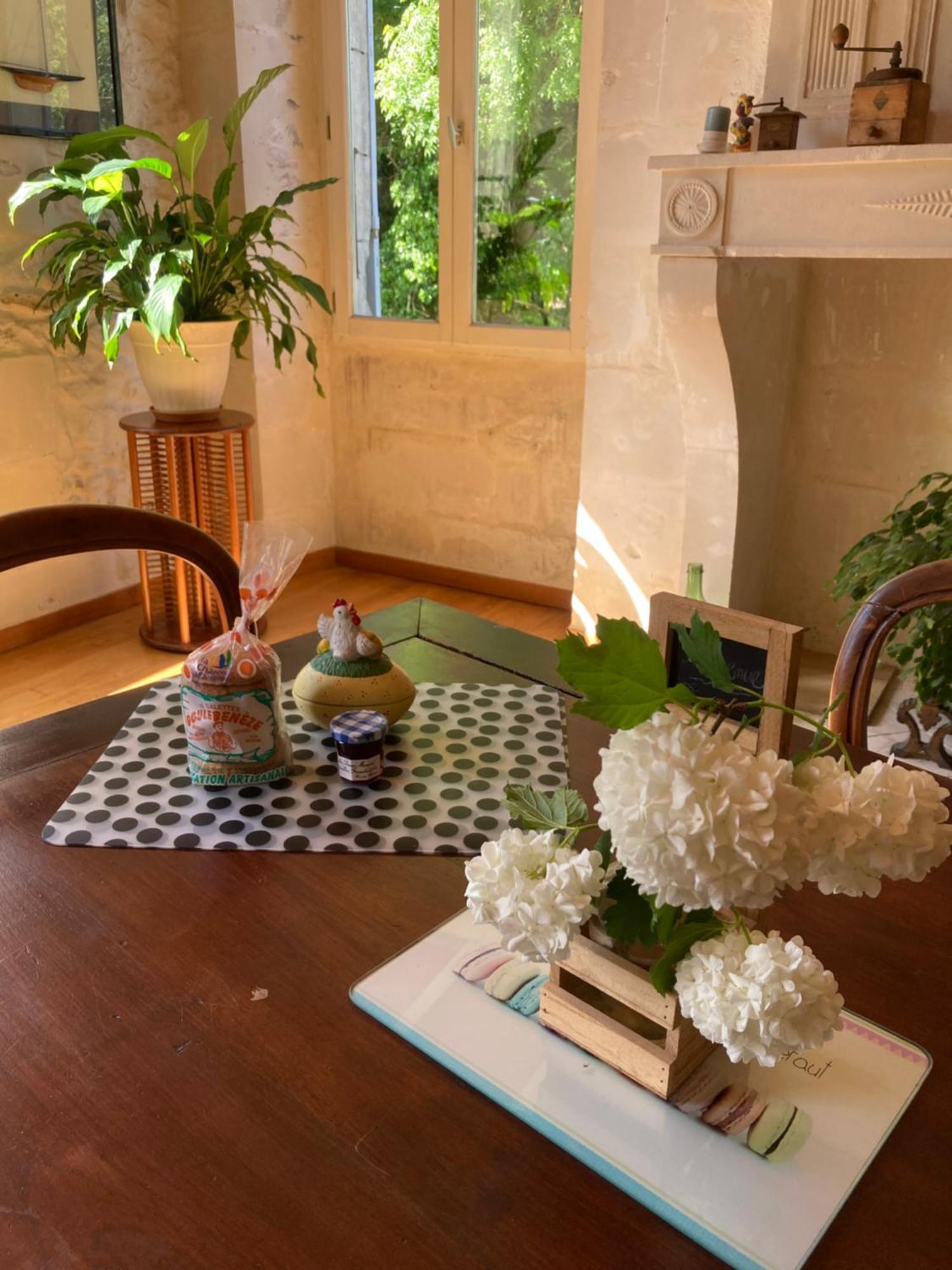 Les Ganivelles Apartment Saint-Dizant-du-Gua Екстериор снимка