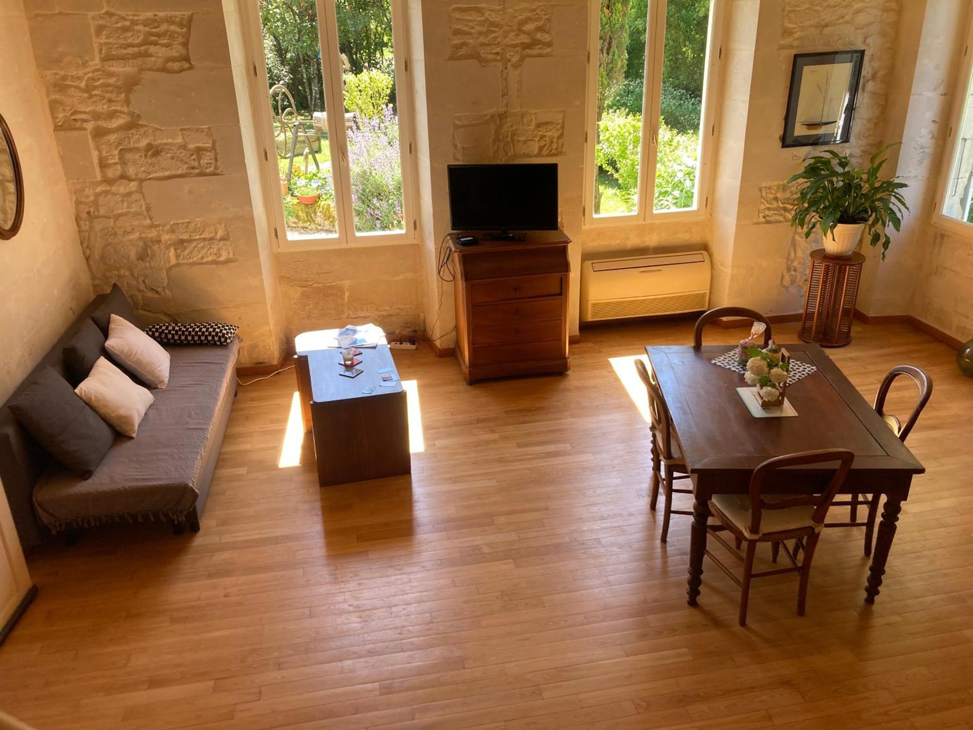 Les Ganivelles Apartment Saint-Dizant-du-Gua Екстериор снимка